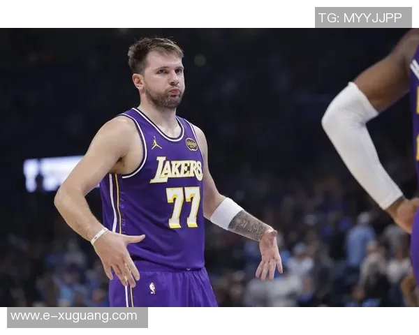 历任足球明星排行榜揭秘谁是历史最佳球员的巅峰之争与荣耀时刻