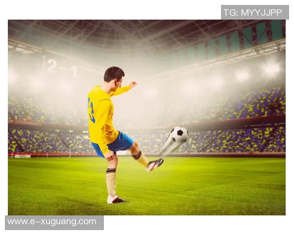 足球明星目光锁定足球宝贝展现魅力与激情的瞬间 足球明星目光锁定足球宝贝展现魅力与激情的瞬间