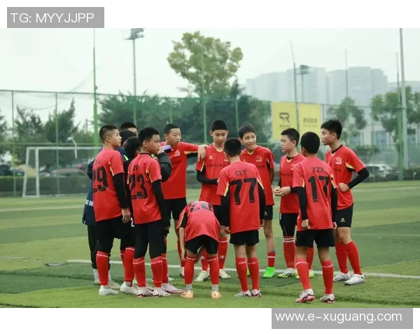 现役足球明星精彩瞬间集锦展现球场魅力与激情的完美结合 现役足球明星精彩瞬间集锦展现球场魅力与激情的完美结合